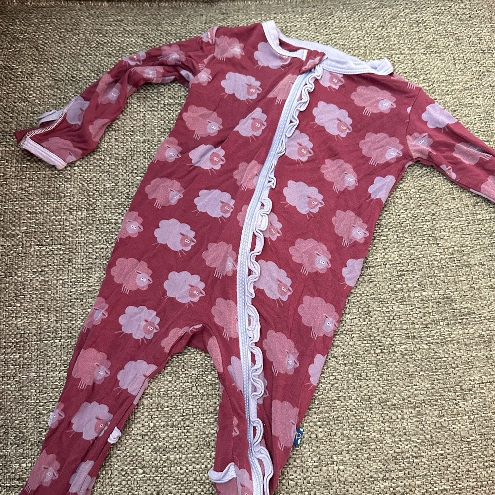 bestaroo sheep/lamb footed zip footie